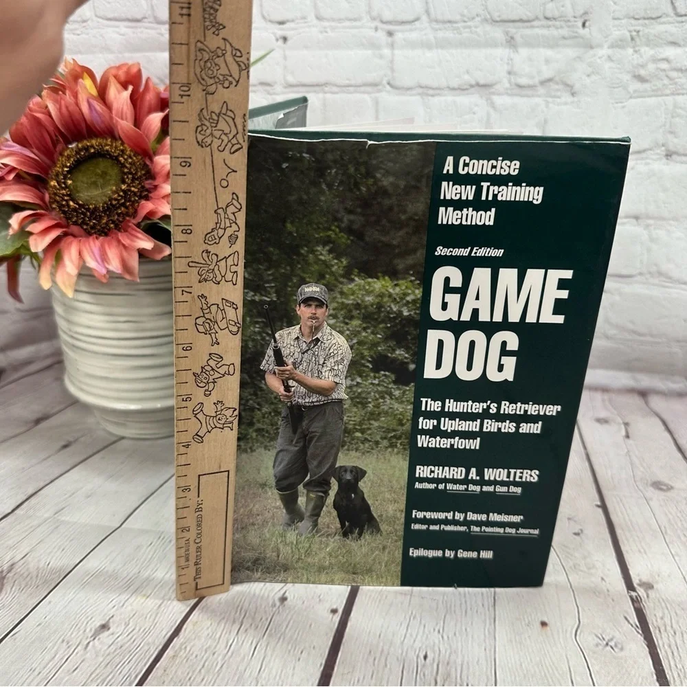 vintage 1995 Game Dog Training hardcove Book by Richard A. Wolters - Green Cover